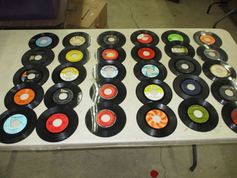 lot 115 image: 30- 45Records