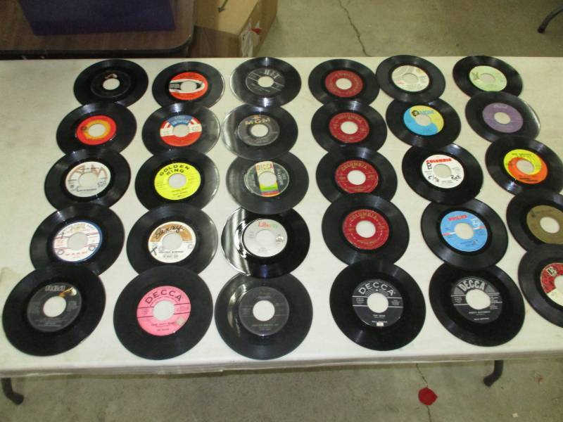 lot 113 image: 30- 45Records