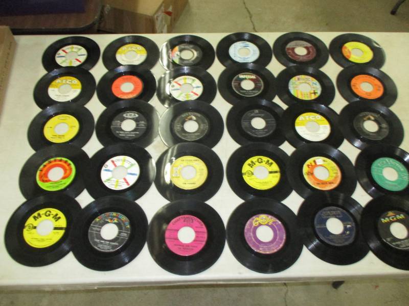 lot 118 image: 30- 45Records
