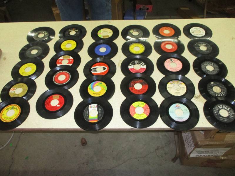 lot 119 image: 30- 45Records