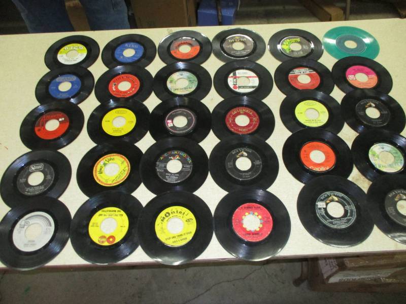 lot 121 image: 30- 45Records