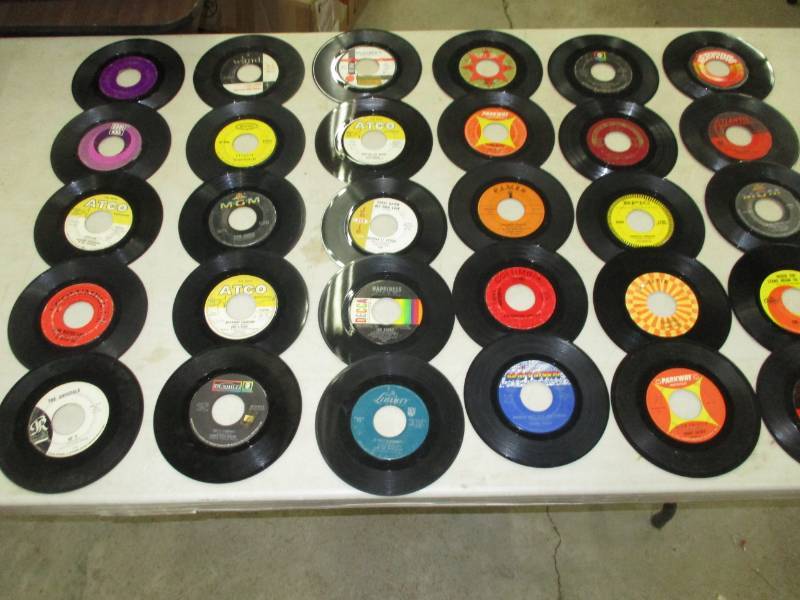lot 122 image: 30- 45Records