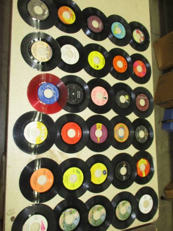lot 127 image: 30- 45Records