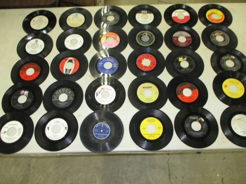lot 133 image: 30- 45Records