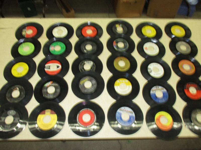 lot 135 image: 30- 45Records