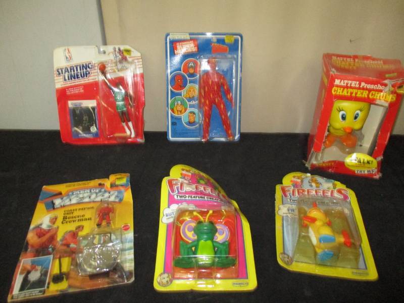 lot 152 image: Action Figures, 2 Firfeels, men of medal, starting lineup
