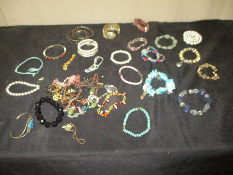 lot 163 image: Assortment of Braclets, necklaces