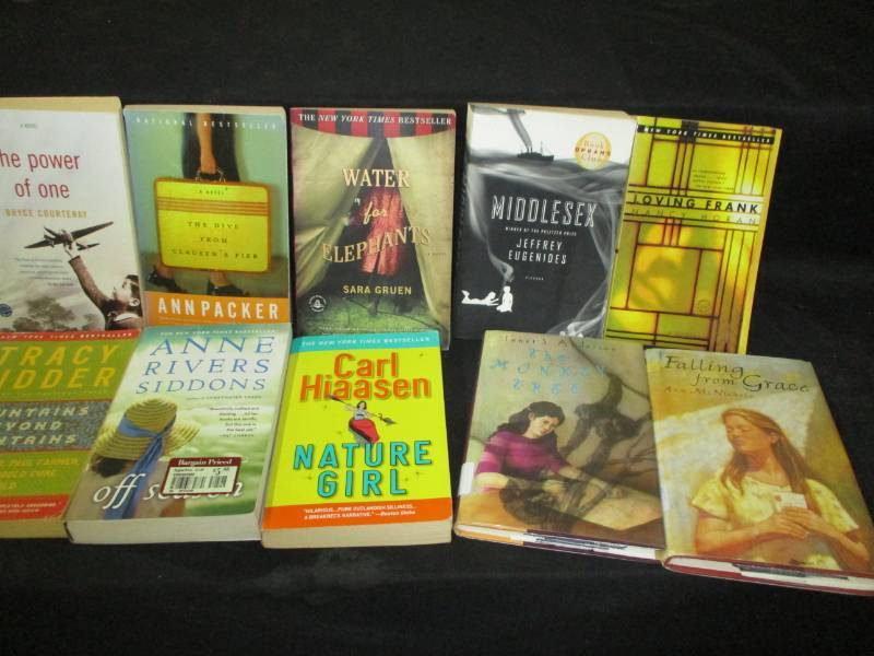 lot 179 image: Nice books