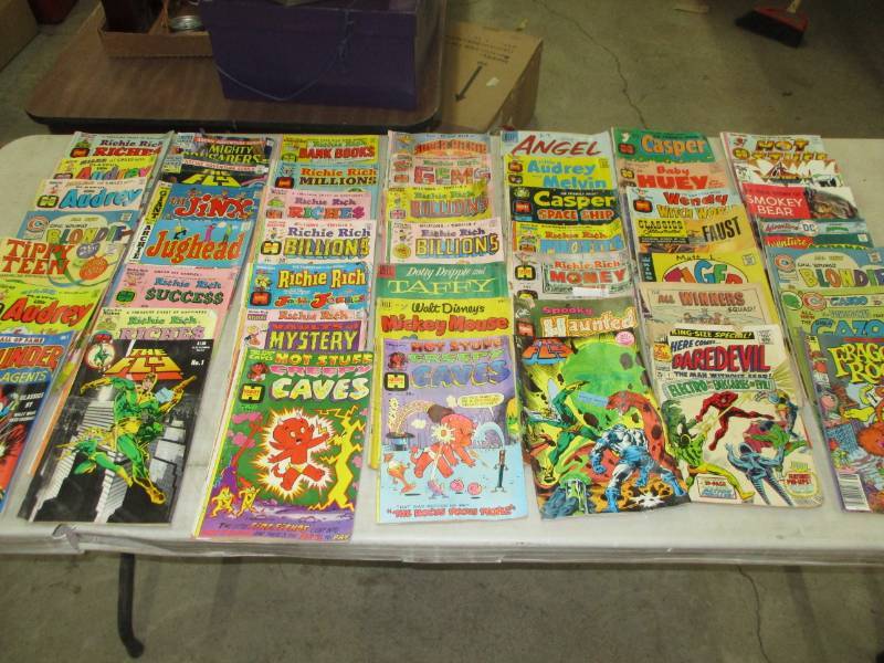 lot 180 image: 50 Comics