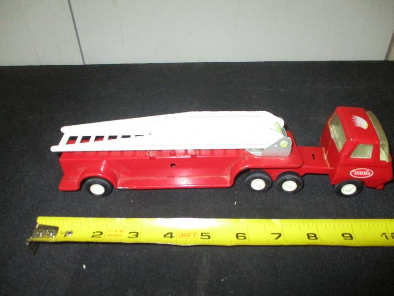 lot 190 image: Tonka Firetruck