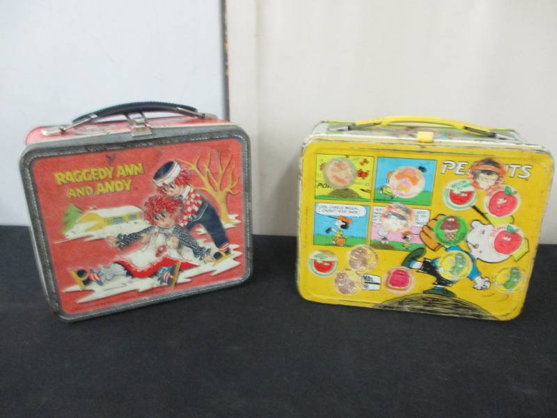 lot 198 image: Raggedy Ann and Andy   and Snoopy Lunchboxes