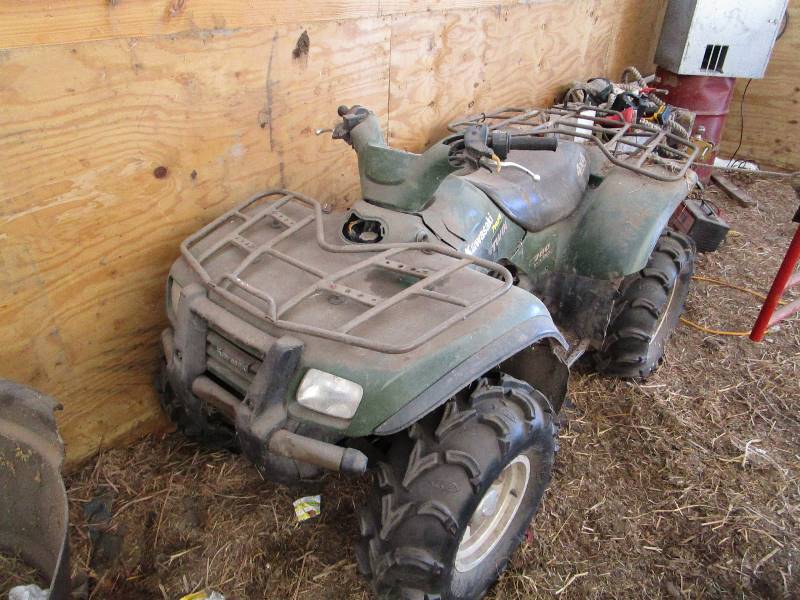 lot 10 image: Kawasaki Prairie 700 ATV