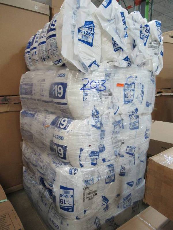 lot 35 image: Pallet of 20 Johns Manville R-19 Fiberglass Batt Insulation with Sound Barrier (15-in W x 93-in L) K1250