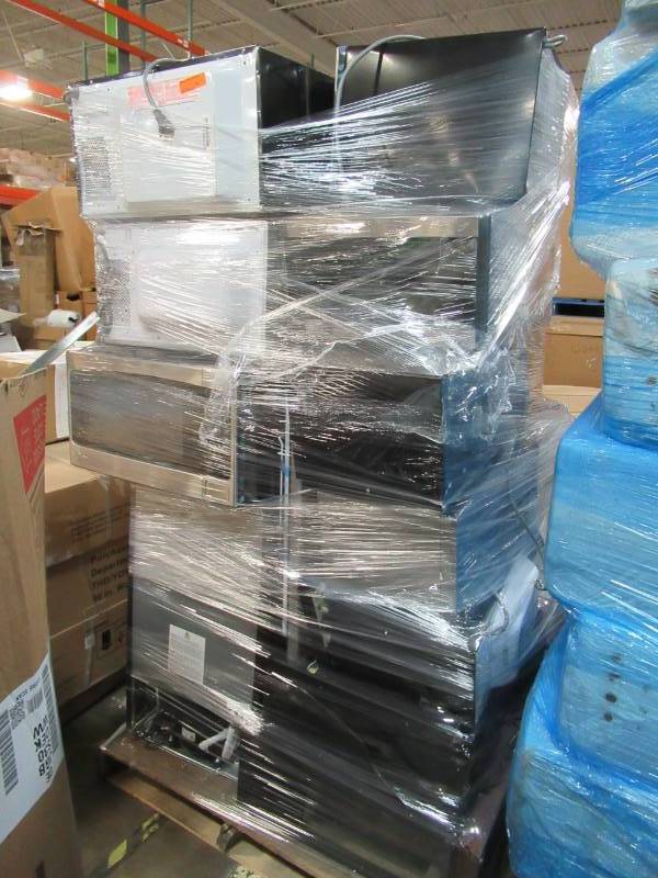 lot 80 image: WHOLESALE PALLET OF RETURNS - COUNTER TOP MICROWAVES