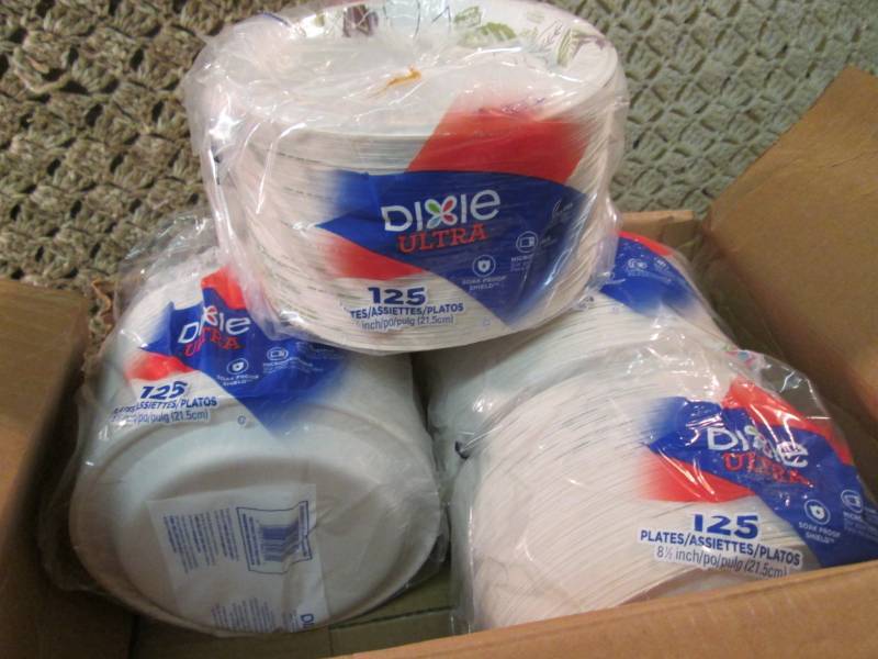 Case of 500 Dixie 8.5 Paper Plates...