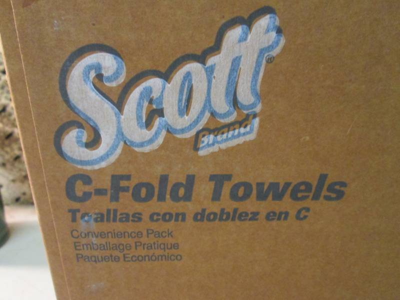 Case of 1800 Scott Brand C-Fold Tow...