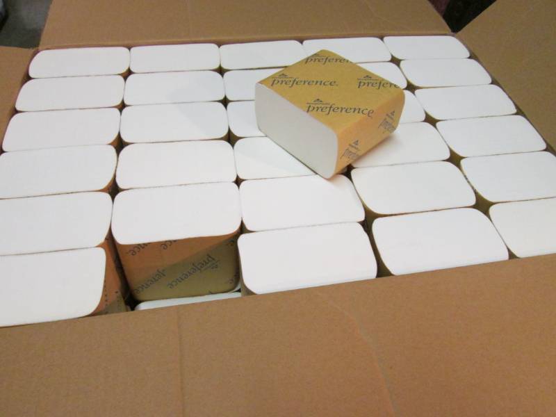 Case of 2-Ply White Interfolded Bat...