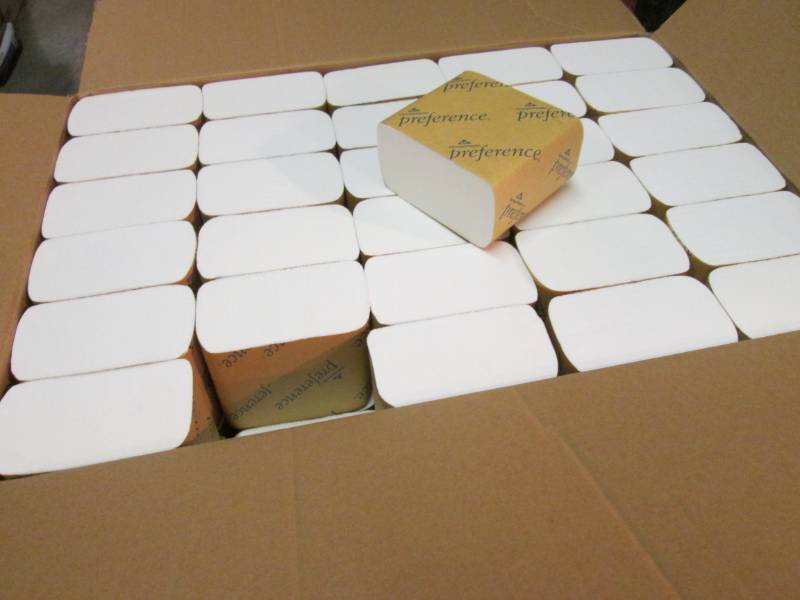 Case of 2-Ply White Interfolded Bat...