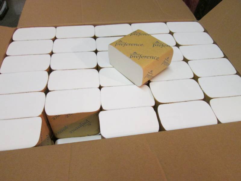 Case of 2-Ply White Interfolded Bat...