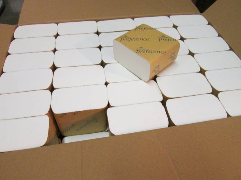 Case of 2-Ply White Interfolded Bat...