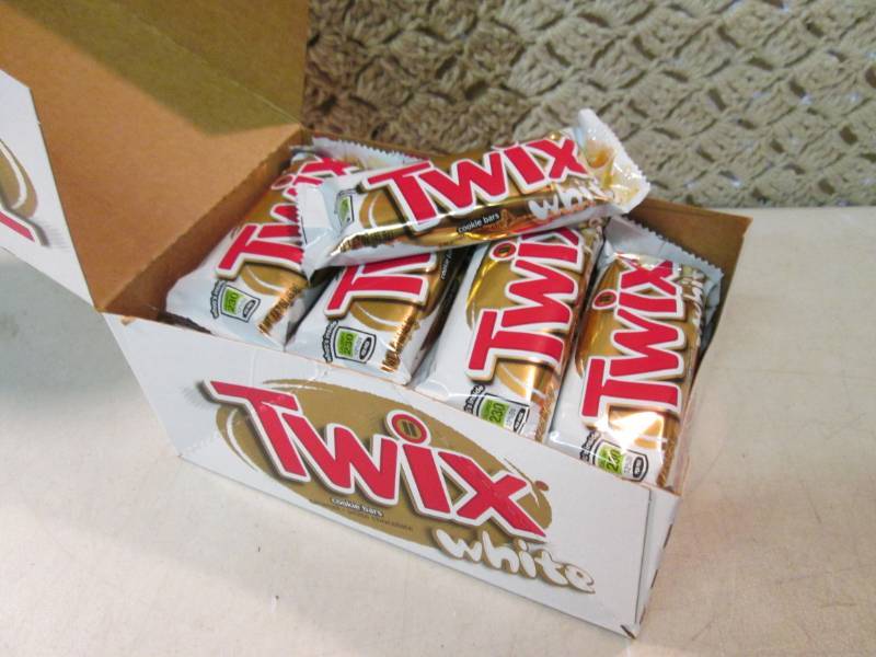 Box of 20 Twix White Cookie Bars Be...