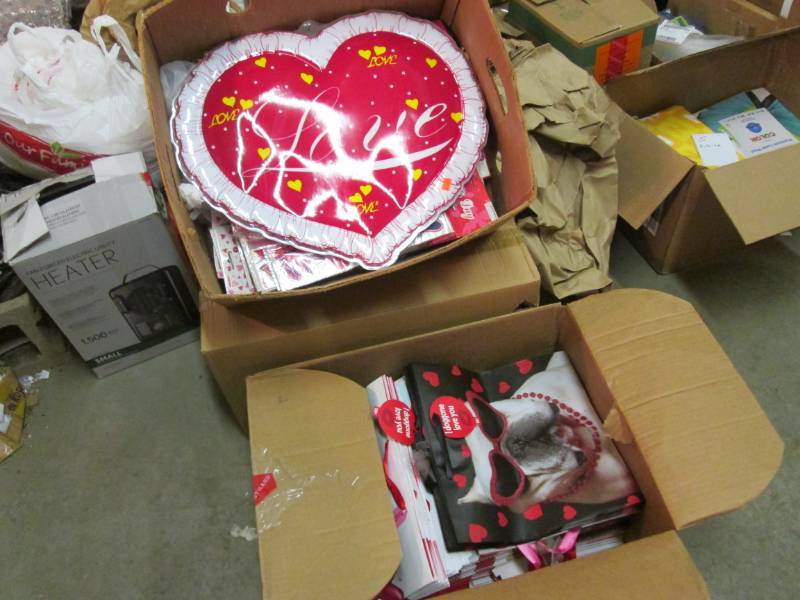 Large Lot of Valentines Decor Card ...
