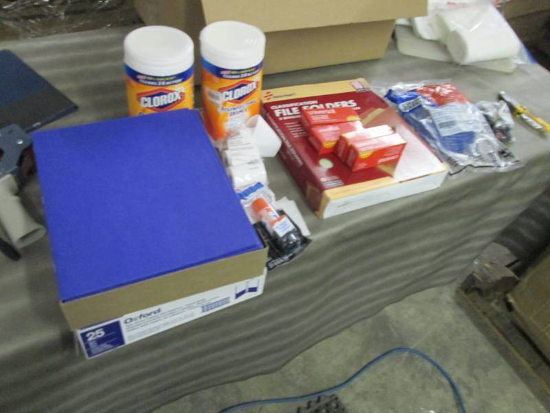 lot 14 image: 2 Boxes of 25 Blue Twin Folders, Cl...