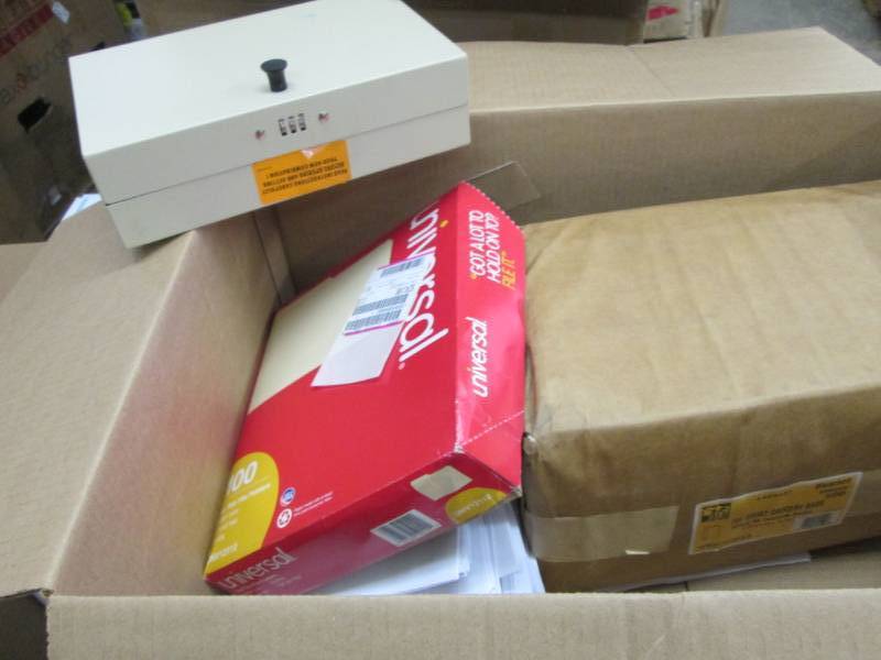 lot 41 image: Pack of 500 Squat 20# Grocery bags,...