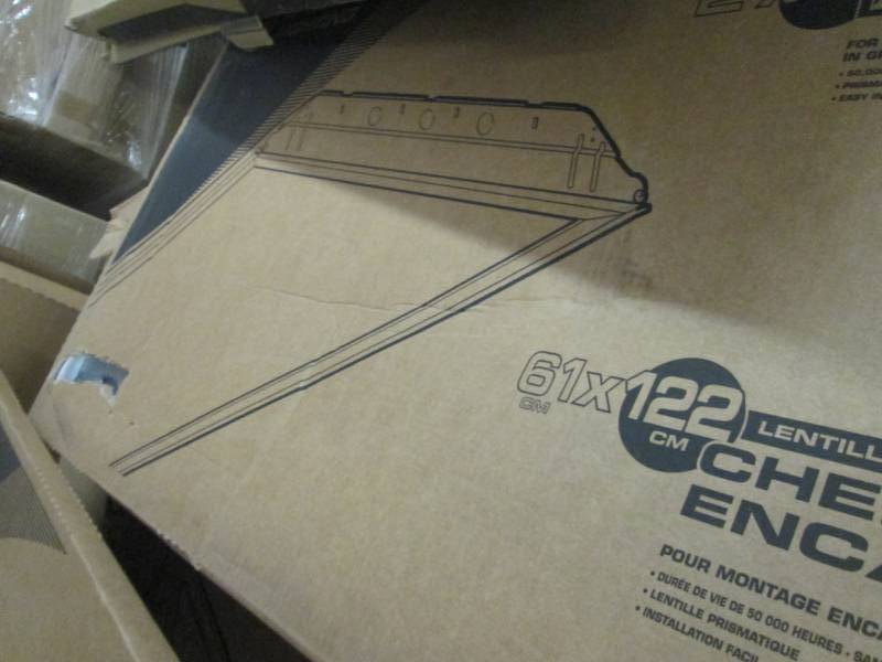 lot 59 image: Lithonia Lighting 2 ft. x 4 ft. Whi...