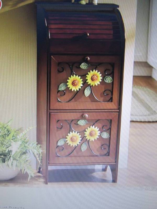 lot 116 image: Sunflower Veggie Bin open box Retai...