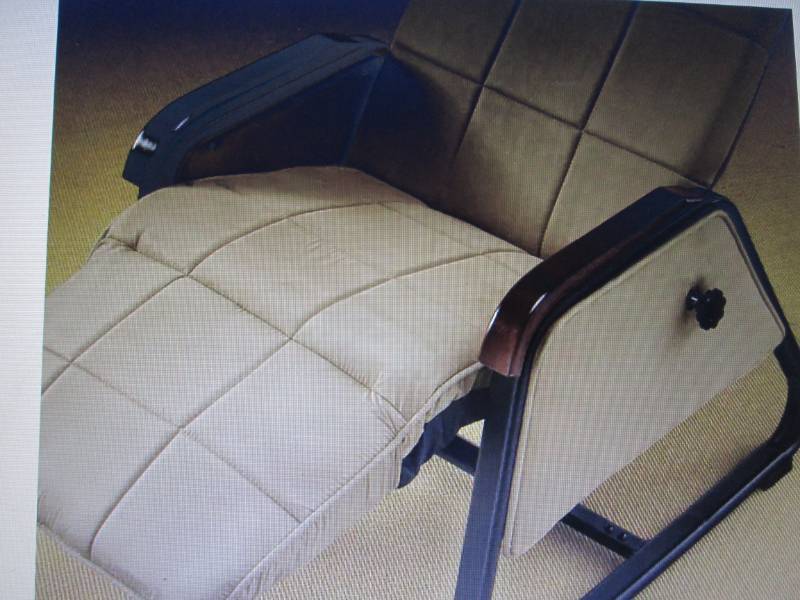 lot 122 image: Zero Gravity Chair open box Retail ...