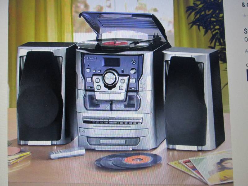 lot 143 image: 6-in-1 Deluxe Turntable, iPodMP3, ...