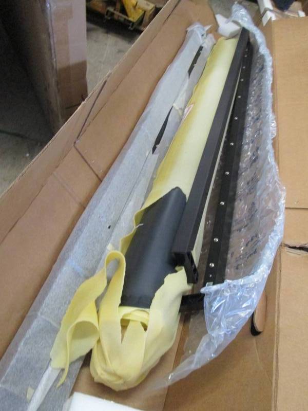 lot 152 image: Da-Lite Snap Projection Screen open...