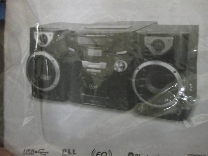 lot 154 image: iTrak Stereo 3CD Mini Hi-Fi with ra...