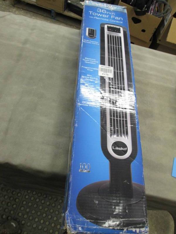 lot 174 image: 36 Tower Fan with Remote by Lasko ...