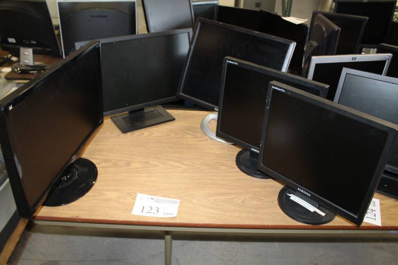 lot 123 image: ViewSonic,Dell,Samsung Computer Monitors