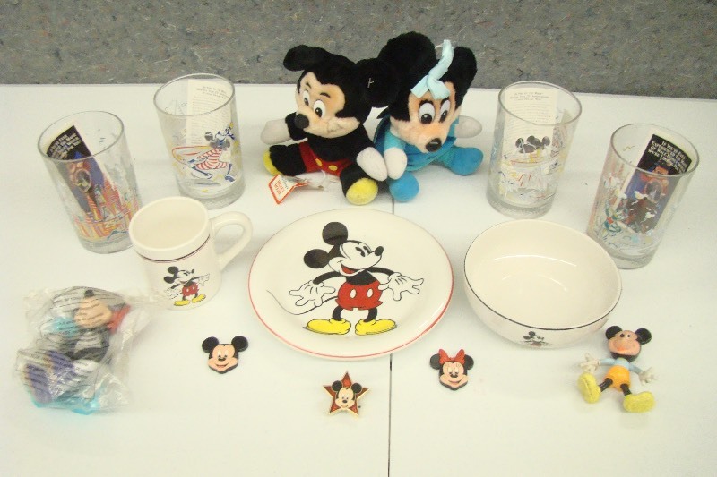 lot 135 image: Lot of Vintage Mickey Mouse, Disney, etc. Collectibles