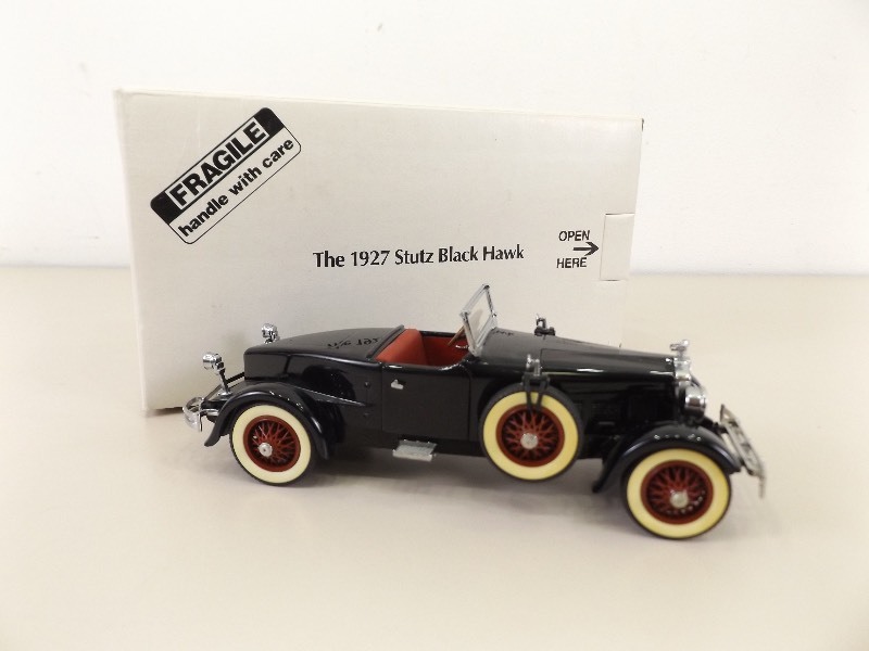 lot 4 image: 1927 Stutz Black Hawk 124 Danbury Mint