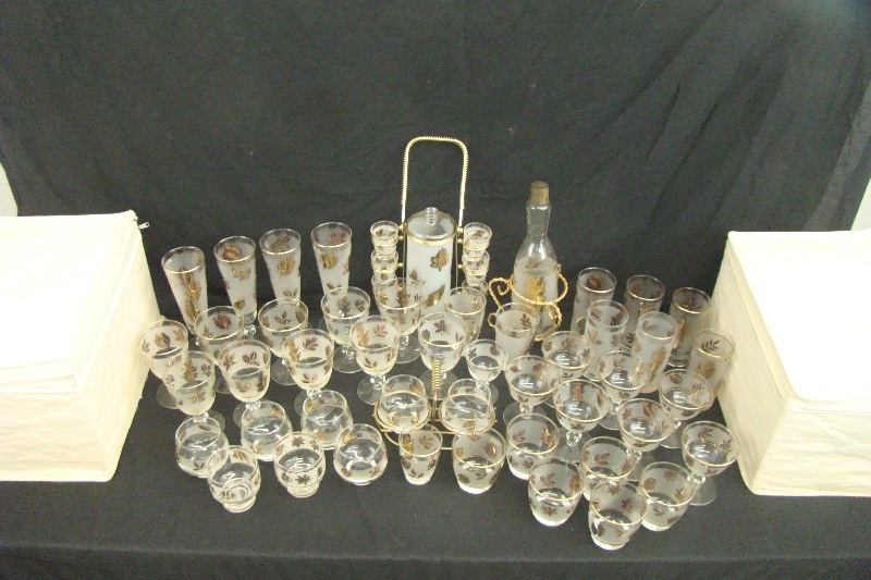 lot 157 image: Lot of Vintage Gold Leaf Glasses, Decanters, etc.