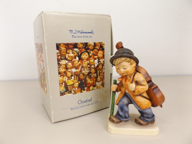 lot 62 image: Vintage M.J. Hummel Goebel Little Cellist #891 In Original Box