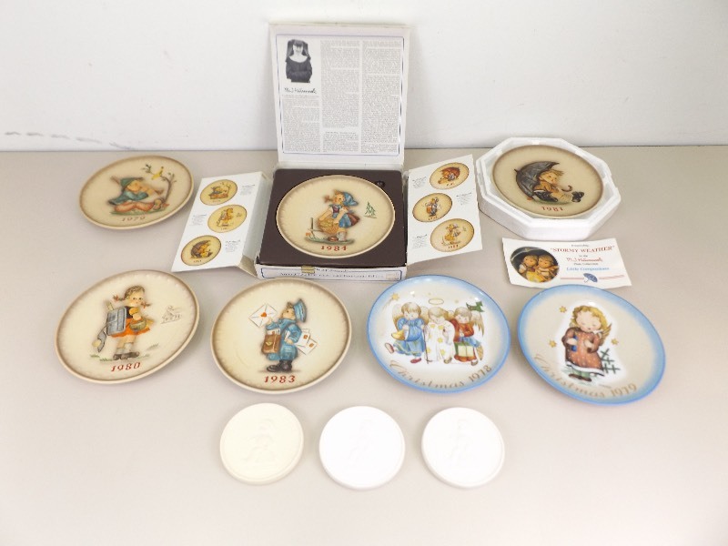 lot 66 image: 6 Vintage M.J. Hummel Goebel Plates, and 3 Plaques
