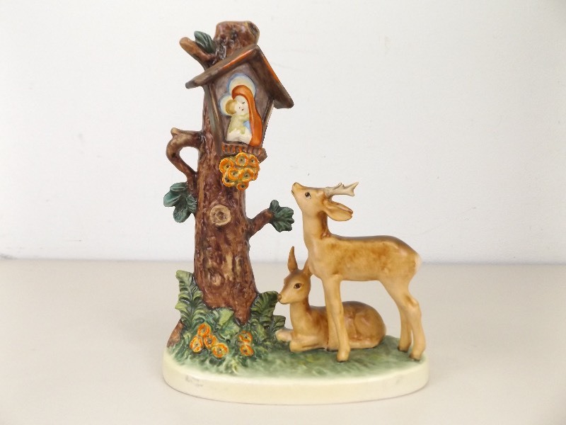 lot 67 image: Vintage M.J. Hummel Goebel Forest Shrine #183