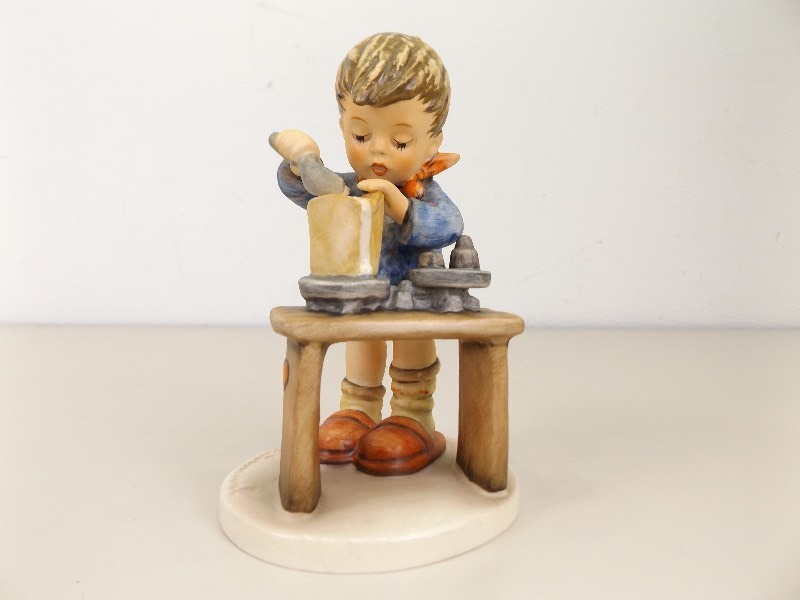 lot 70 image: Vintage M.J. Hummel Goebel A Fair Measure #345
