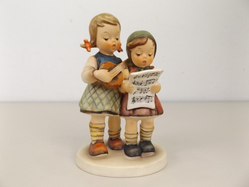lot 74 image: Vintage M.J. Hummel Goebel Close Harmony #336