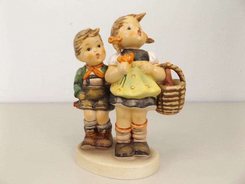 lot 80 image: Vintage M.J. Hummel Goebel To Market #491