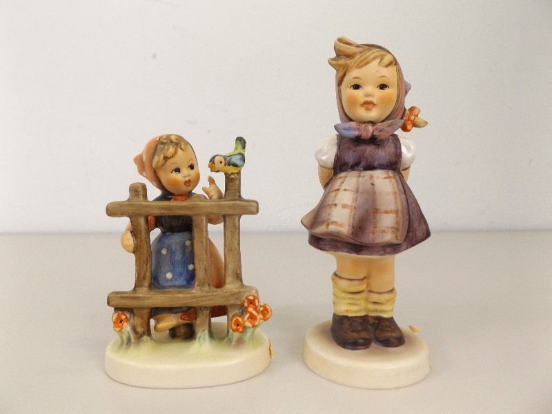 lot 83 image: Vintage M.J. Hummel Goebel Signs of Spring #20320, and Which Hand #258 