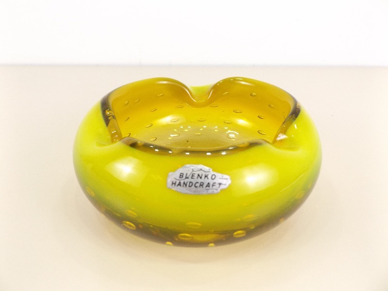lot 90 image: Vintage Blenko Handcraft Blown Glass Bowl