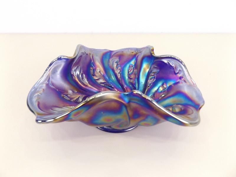 lot 89 image: Vintage Fenton Carnival Glass Bowl
