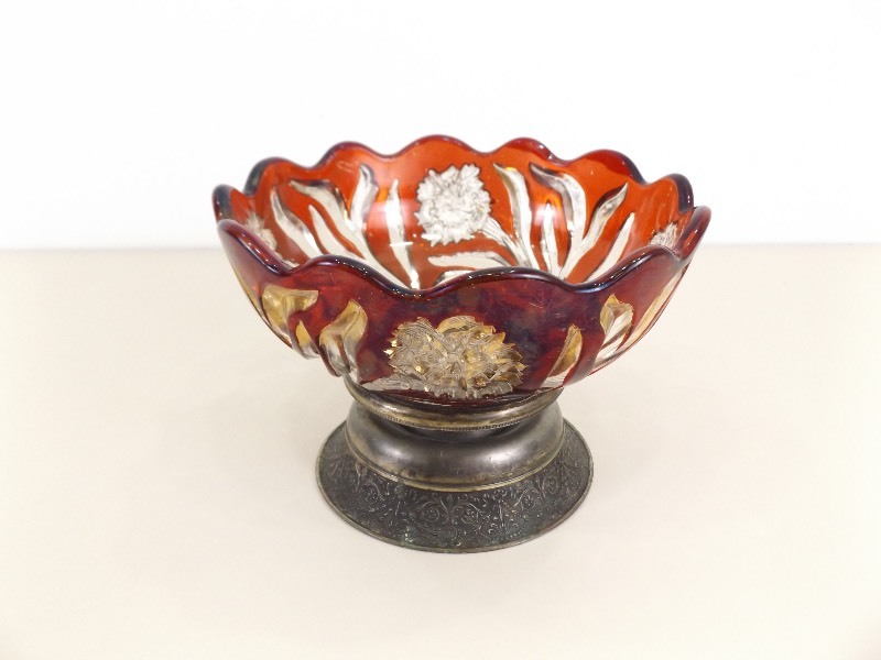 lot 91 image: Large Antique Queen City Silver Co. Cranberry Glass Bowl on Silver Base