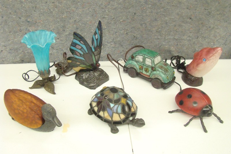 lot 102 image: Lot of Glass Table Lamps